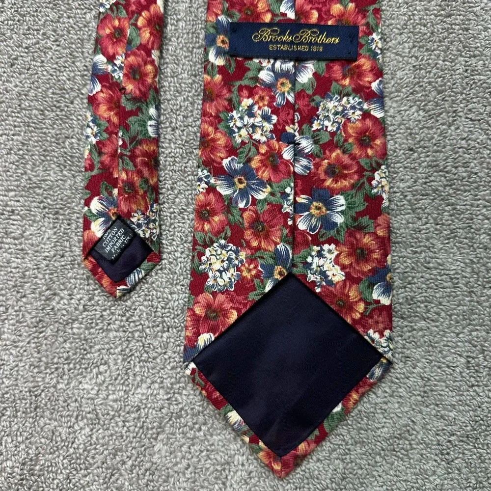 Brooks Brothers Mens Red Floral Cotton Necktie Made in USA Classic Width Tie